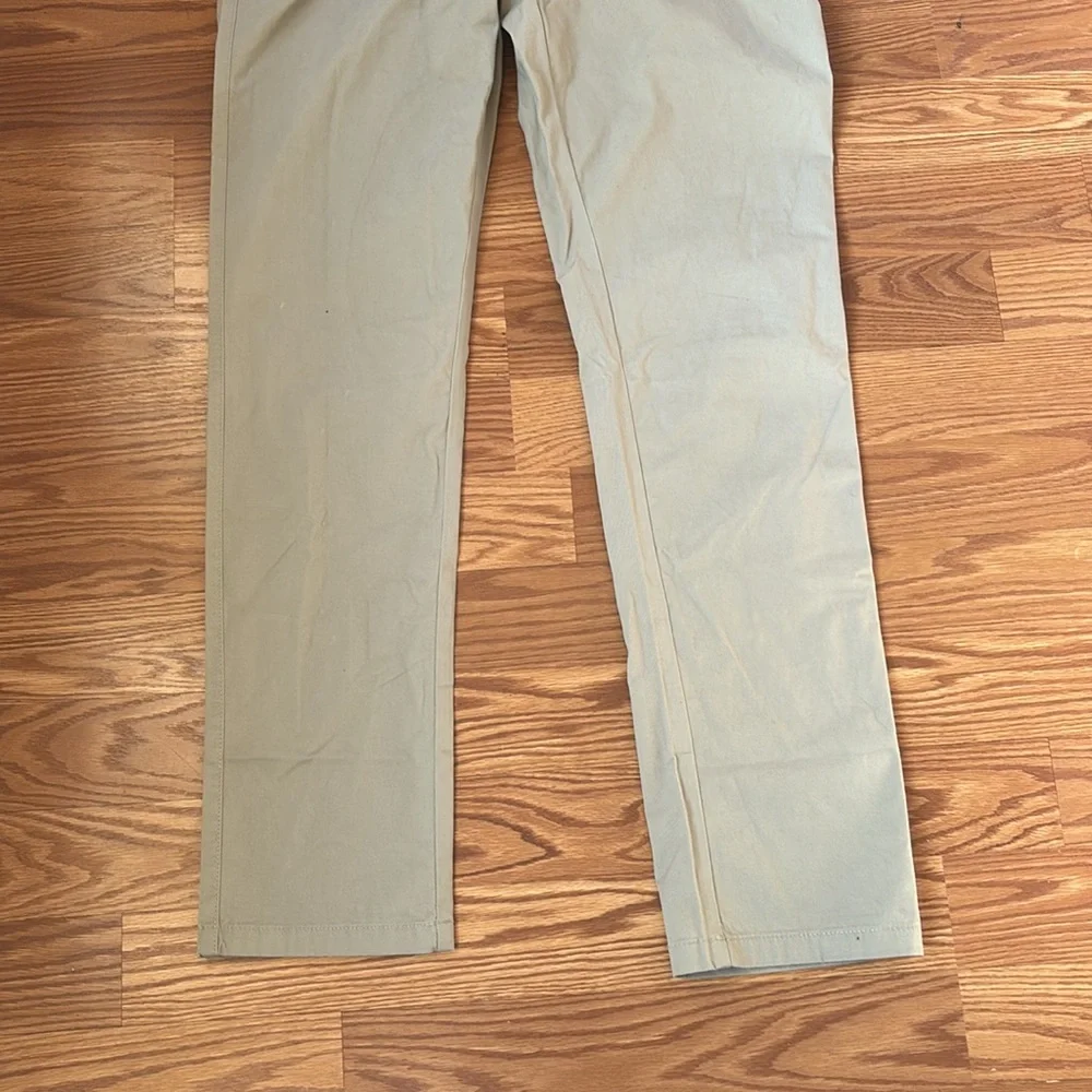 NEW English Laundry Flat Front Tan Chinos Khakis Slimmer Straight Leg Size 32x34